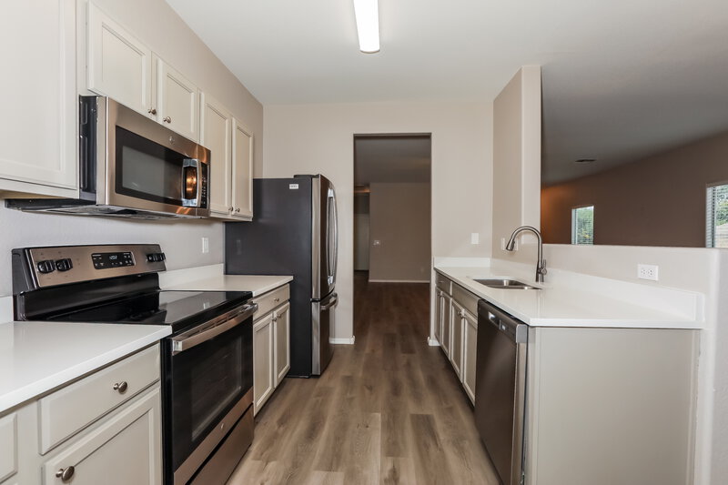 1,670/Mo, 1715 E Renegade Trl San Tan Valley, AZ 85143 Kitchen View