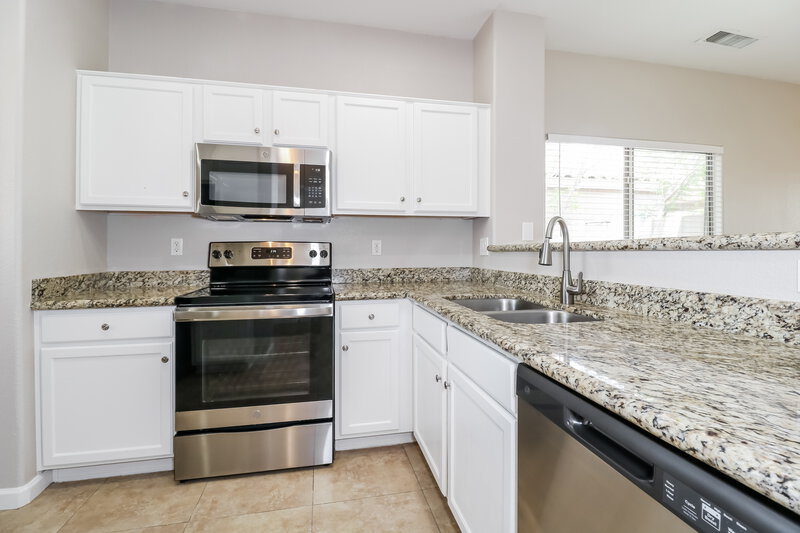 1,870/Mo, 1109 S 4th Ave Avondale, AZ 85323 Kitchen View