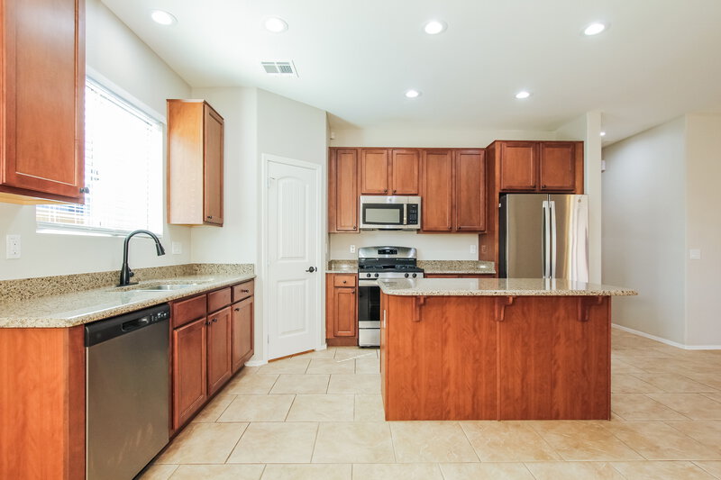 2,195/Mo, 21899 S 215Th St Queen Creek, AZ 85142 Kitchen View