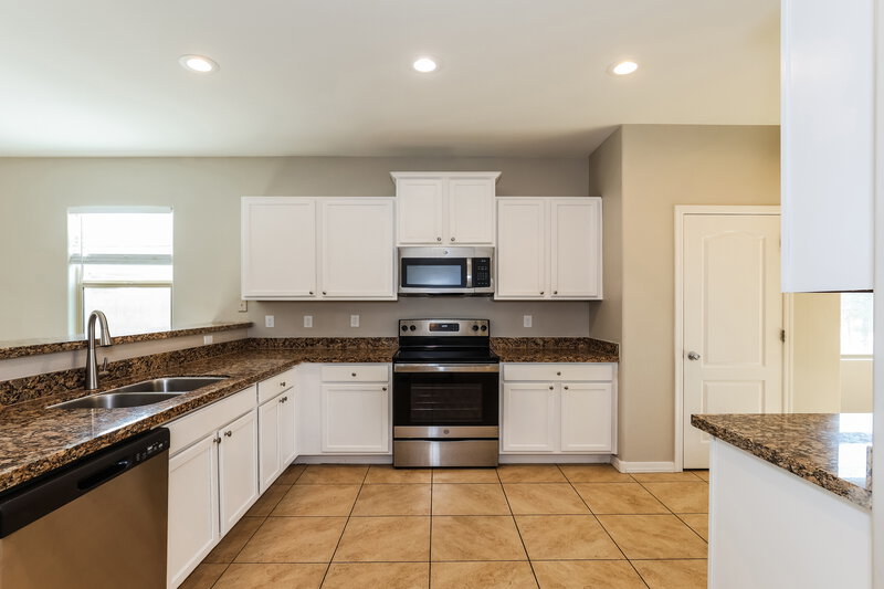 1,795/Mo, 4887 S 245th Ln Buckeye, AZ 85326 Kitchen View