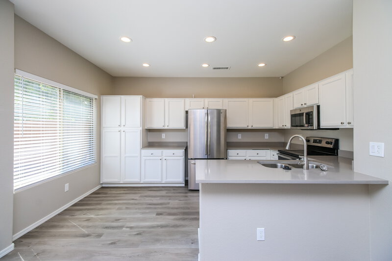 2,530/Mo, 4005 E Ironhorse Road Gilbert, AZ 85297 Kitchen View