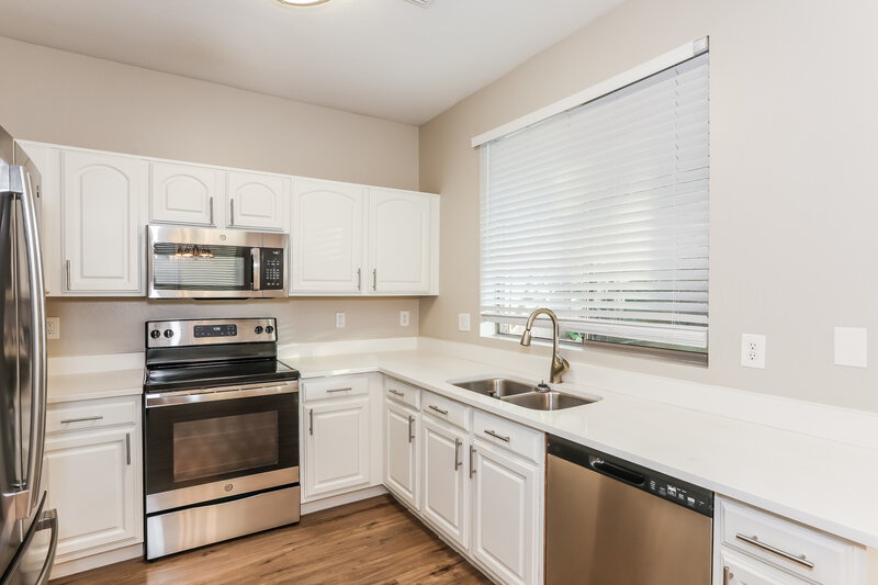 1,850/Mo, 3139 W Pollack St Phoenix, AZ 85041 Kitchen View