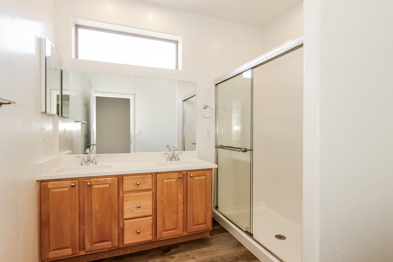 2,195/Mo, 40279 N La Cantera Dr Anthem, AZ 85086 Main Bathroom View