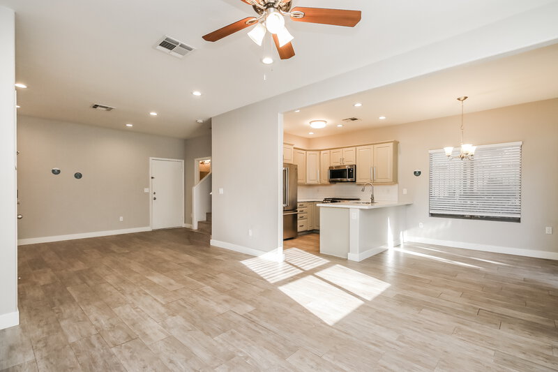 2,645/Mo, 21837 N 40Th Pl Phoenix, AZ 85050 Living Room View