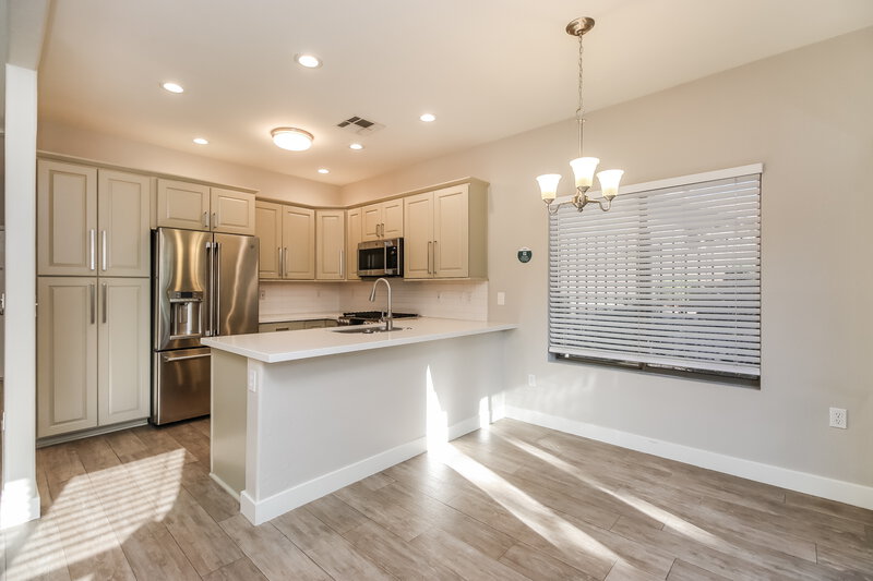 2,645/Mo, 21837 N 40Th Pl Phoenix, AZ 85050 Kitchen View
