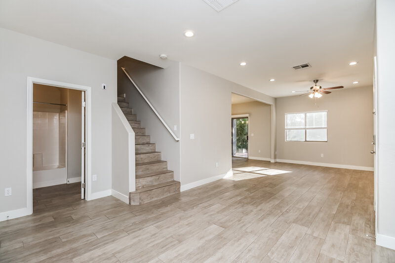 2,645/Mo, 21837 N 40Th Pl Phoenix, AZ 85050 Family Room View