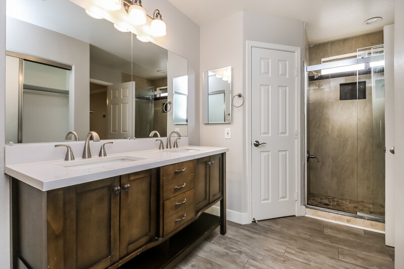 2,645/Mo, 21837 N 40Th Pl Phoenix, AZ 85050 Main Bathroom View