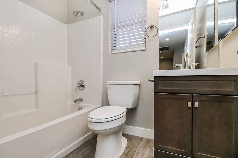 2,645/Mo, 21837 N 40Th Pl Phoenix, AZ 85050 Bathroom View