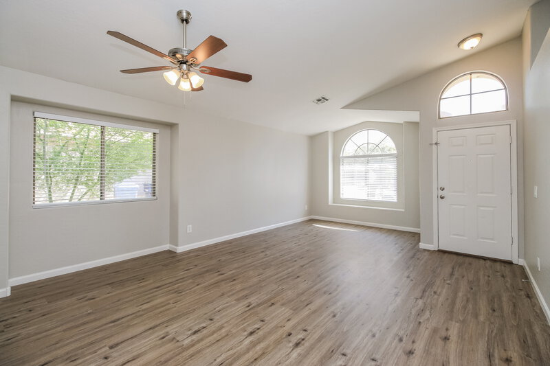 2,810/Mo, 748 W Dublin Street Gilbert, AZ 85233 Living Room View