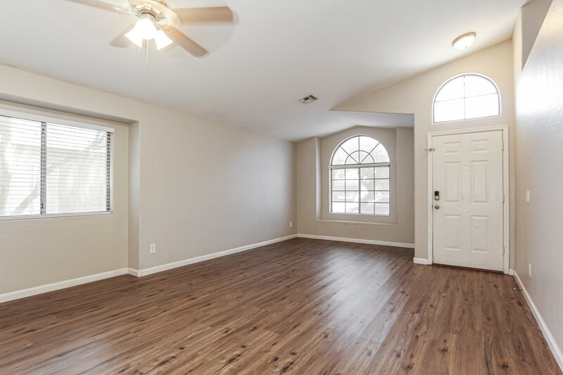 2,555/Mo, 748 W Dublin Street Gilbert, AZ 85233 Living Room View 2