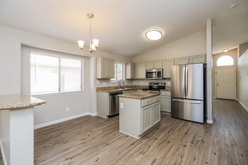 2,810/Mo, 748 W Dublin Street Gilbert, AZ 85233 Kitchen View