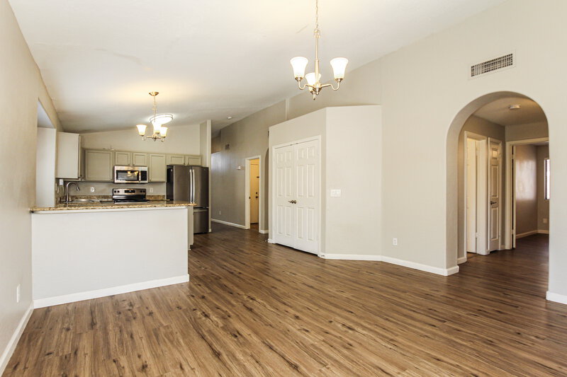 2,555/Mo, 748 W Dublin Street Gilbert, AZ 85233 Kitchen View 2