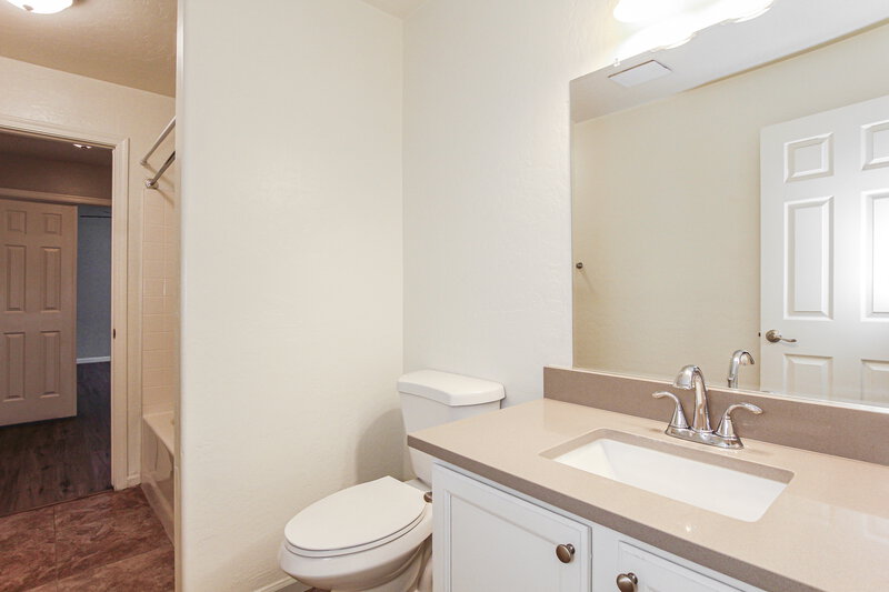 2,555/Mo, 748 W Dublin Street Gilbert, AZ 85233 Bathroom View
