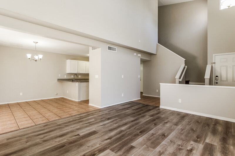 2,080/Mo, 2345 E Gelding Dr Phoenix, AZ 85022 Living Room View 2