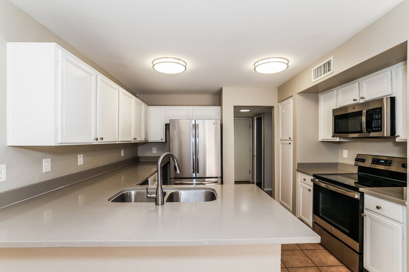 2,060/Mo, 2345 E Gelding Dr Phoenix, AZ 85022 Kitchen View