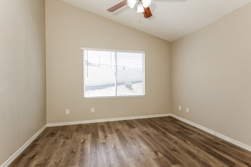 2,080/Mo, 2345 E Gelding Dr Phoenix, AZ 85022 Main Bedroom View