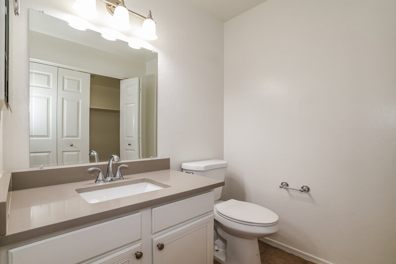 2,060/Mo, 2345 E Gelding Dr Phoenix, AZ 85022 Bathroom View