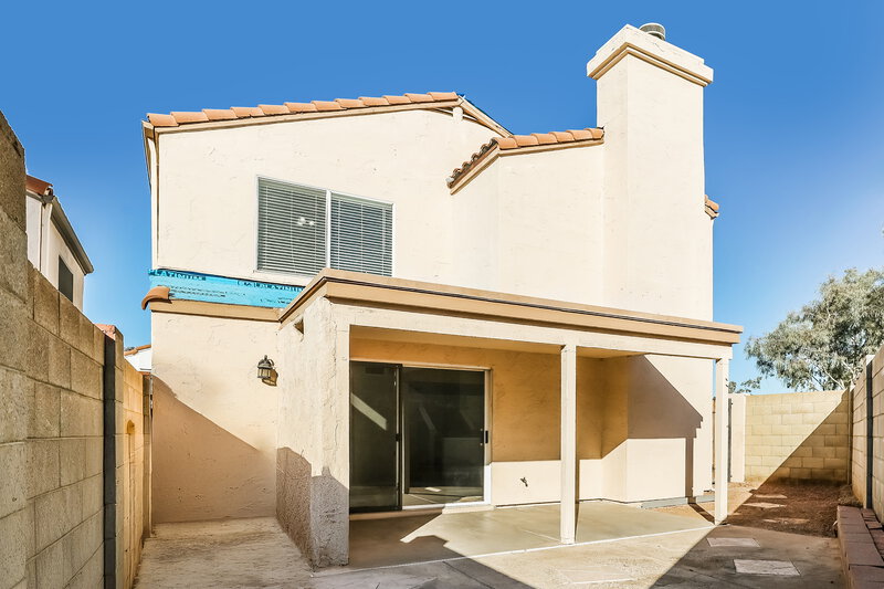 2,060/Mo, 2345 E Gelding Dr Phoenix, AZ 85022 Rear View