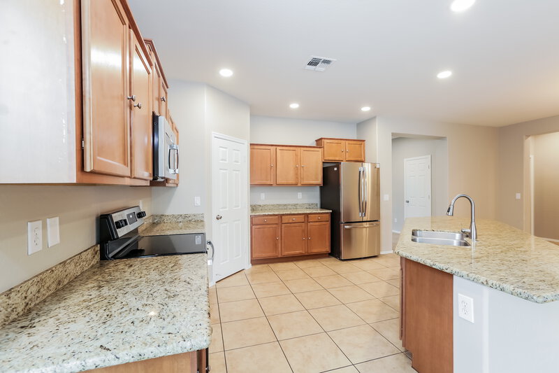 2,620/Mo, 5820 W Euclid Avenue Laveen, AZ 85339 Kitchen View