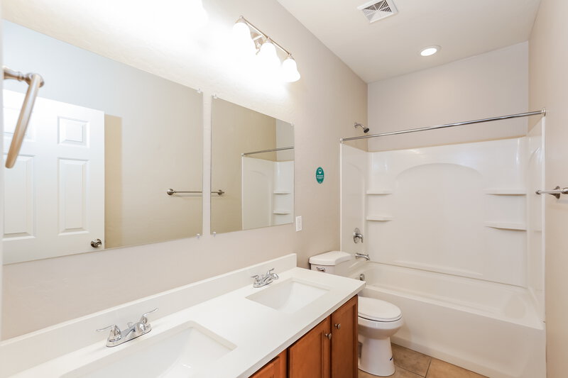 2,620/Mo, 5820 W Euclid Avenue Laveen, AZ 85339 Bathroom View