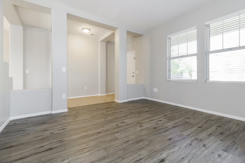 2,230/Mo, 1305 S 119th Dr Avondale, AZ 85323 Living Room View