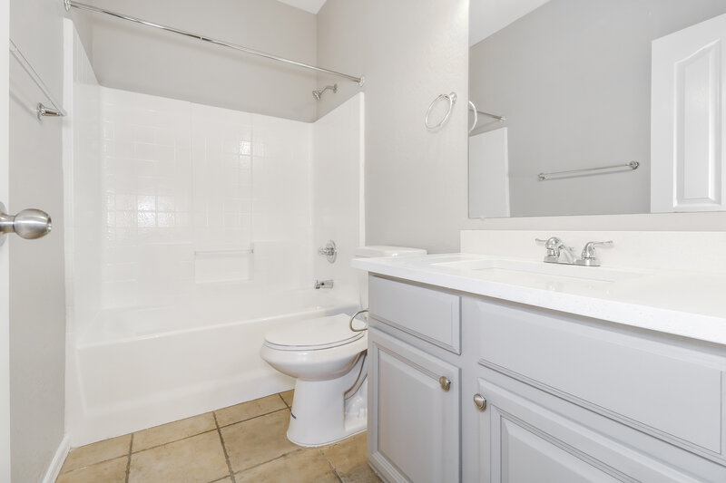 2,230/Mo, 1305 S 119th Dr Avondale, AZ 85323 Bathroom View