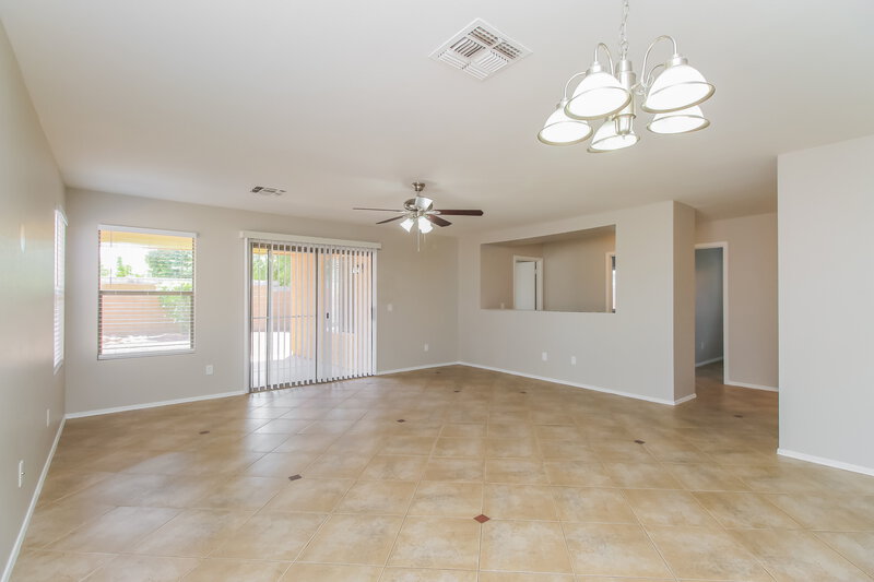 2,370/Mo, 5743 E Flossmoor Cir Mesa, AZ 85206 Dining Room View 2