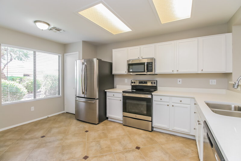 2,370/Mo, 5743 E Flossmoor Cir Mesa, AZ 85206 Kitchen View 2