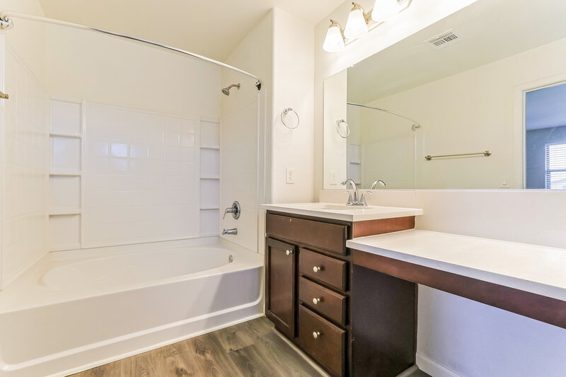 1,990/Mo, 22055 211th St Queen Creek, AZ 85142 Main Bathroom View