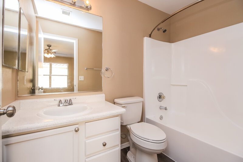 1,980/Mo, 2301 S Palo Verde Dr Apache Junction, AZ 85120 Main Bathroom View