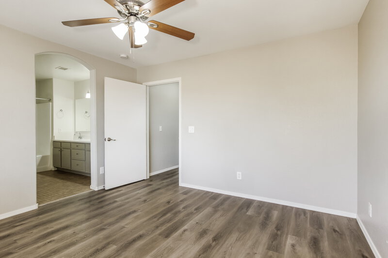 2,190/Mo, 1410 E June St Mesa, AZ 85203 Main Bedroom View 2