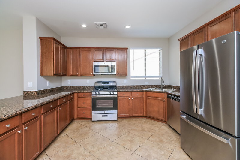 2,490/Mo, 3519 E Tulsa St Gilbert, AZ 85295 Kitchen View 2