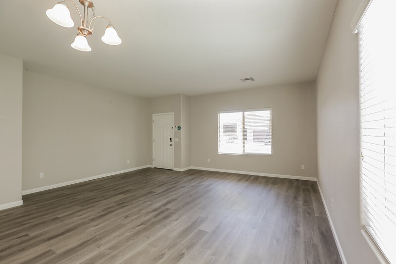 2,590/Mo, 3422 W Chambers St Phoenix, AZ 85041 Dining Room View