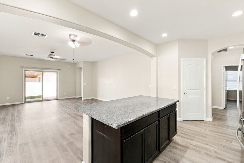 2,590/Mo, 3422 W Chambers St Phoenix, AZ 85041 Breakfast Nook View
