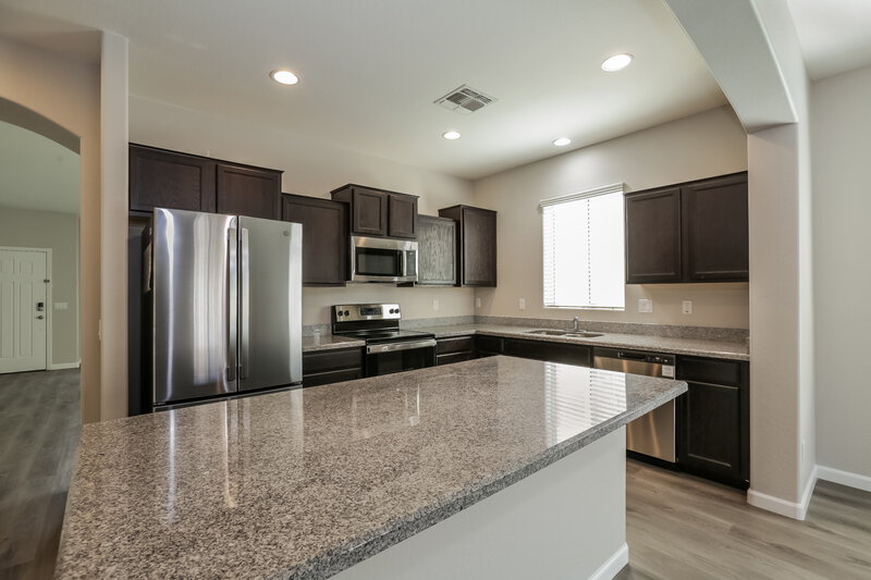 2,590/Mo, 3422 W Chambers St Phoenix, AZ 85041 Kitchen View 2