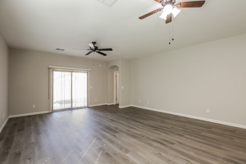 2,590/Mo, 3422 W Chambers St Phoenix, AZ 85041 Family Room View 2