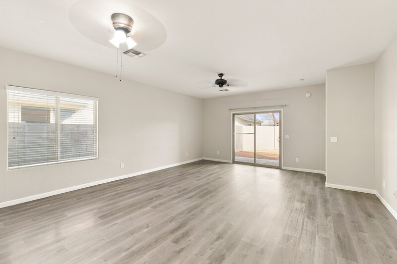 2,590/Mo, 3422 W Chambers St Phoenix, AZ 85041 Family Room View