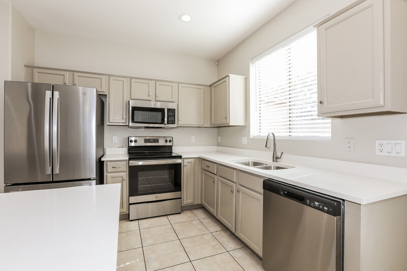 2,595/Mo, 3447 E Powell Way Gilbert, AZ 85298 Kitchen View 2