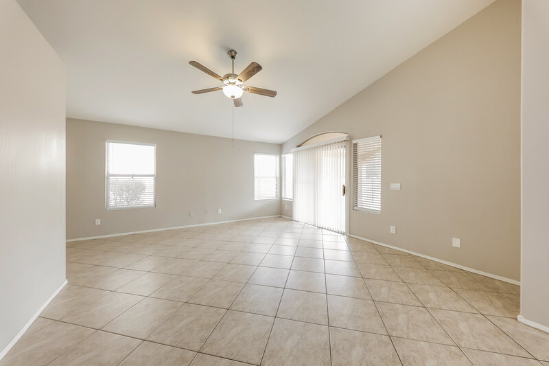 2,565/Mo, 20015 N 22nd Pl Phoenix, AZ 85024 Living Room View