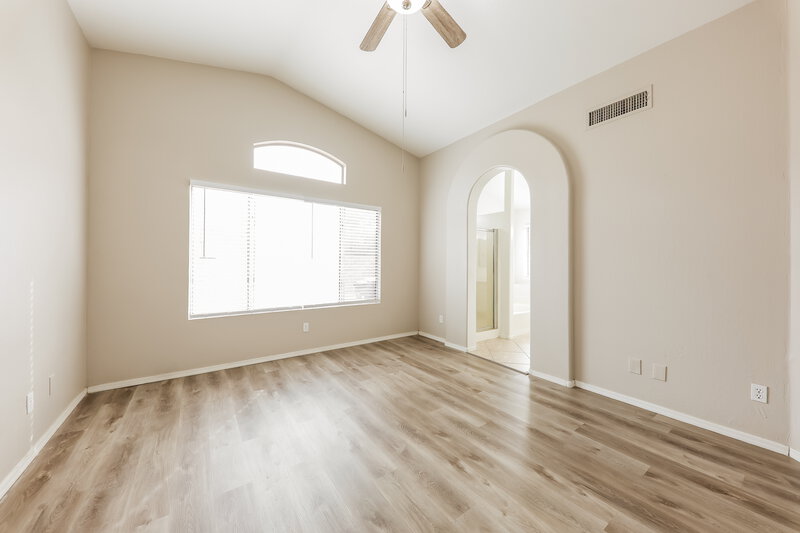 2,565/Mo, 20015 N 22nd Pl Phoenix, AZ 85024 Main Bedroom View