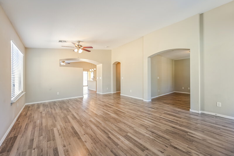 2,450/Mo, 3026 W Rapalo Rd Phoenix, AZ 85086 Living Room View
