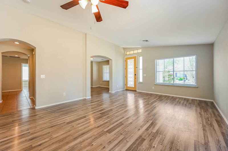 2,450/Mo, 3026 W Rapalo Rd Phoenix, AZ 85086 Living Room View 2