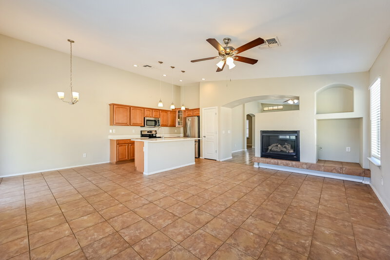 2,450/Mo, 3026 W Rapalo Rd Phoenix, AZ 85086 Family Room View 2