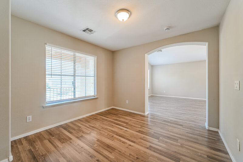 2,450/Mo, 3026 W Rapalo Rd Phoenix, AZ 85086 Office View