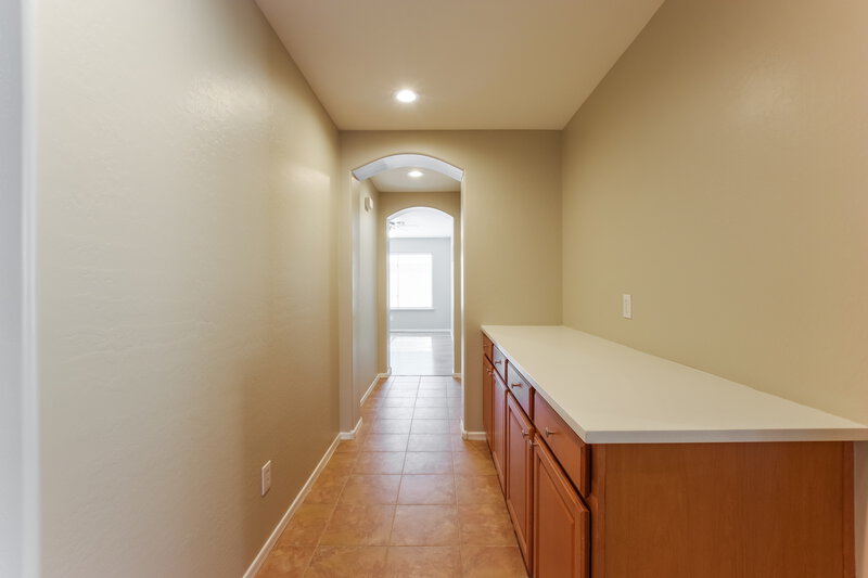 2,465/Mo, 3026 W Rapalo Rd Phoenix, AZ 85086 Hallway View