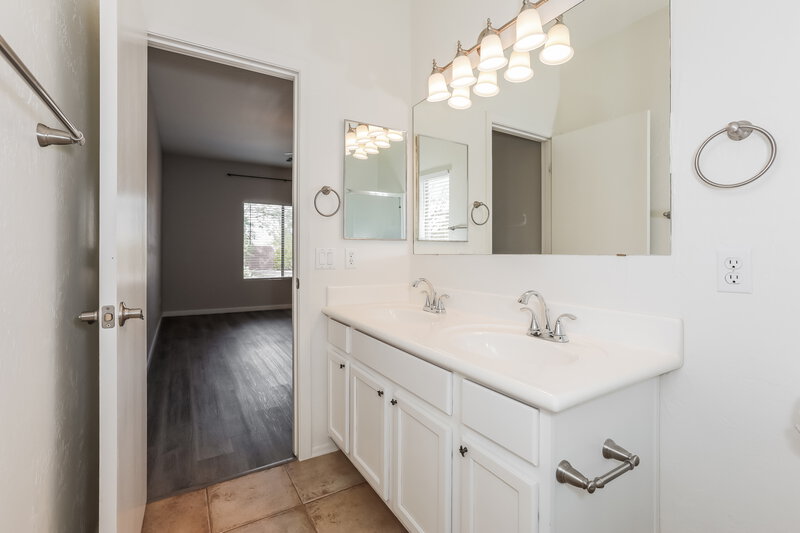1,665/Mo, 152 E Mountain View Rd Queen Creek, AZ 85143 Main Bathroom View 2