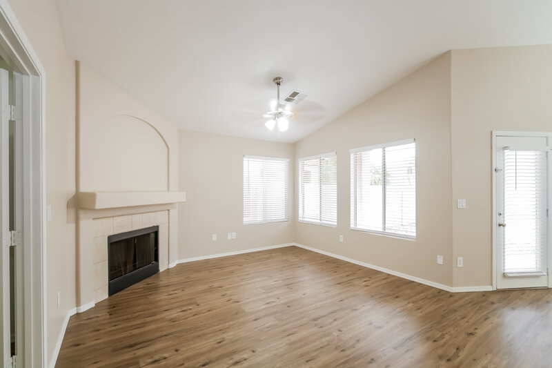 2,585/Mo, 1434 E South Fork Dr Phoenix, AZ 85048 Living Room View