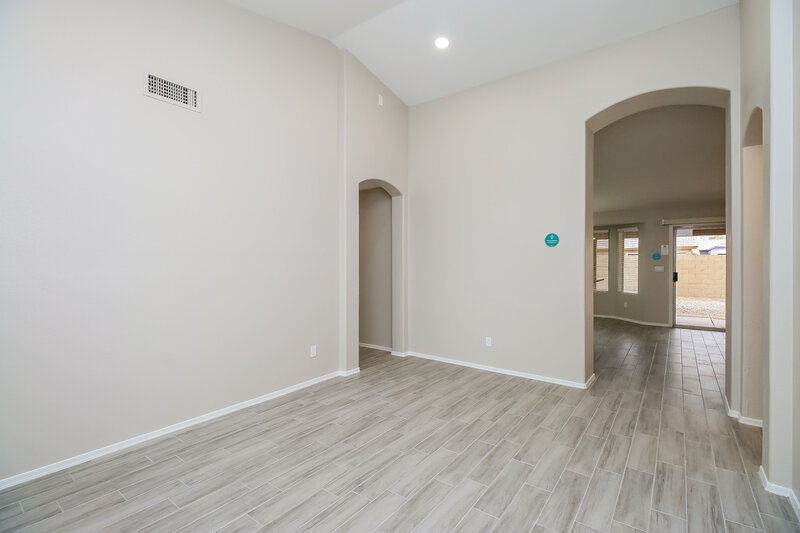 2,530/Mo, 1815 E Ironwood Dr Chandler, AZ 85225 Living Room View 2