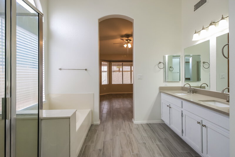 2,530/Mo, 1815 E Ironwood Dr Chandler, AZ 85225 Main Bathroom View