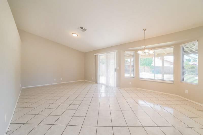 2,260/Mo, 1320 N 61st Pl Mesa, AZ 85205 Dining Room View
